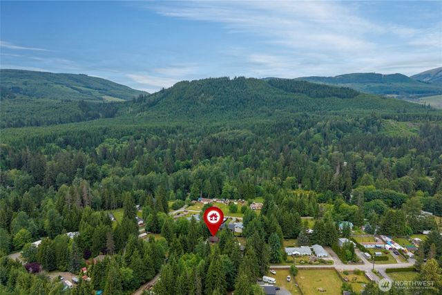 22221 S Forest Loop Road, Granite Falls, WA 98252