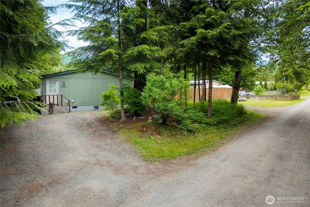 22221 S Forest Loop Road, Granite Falls, WA 98252