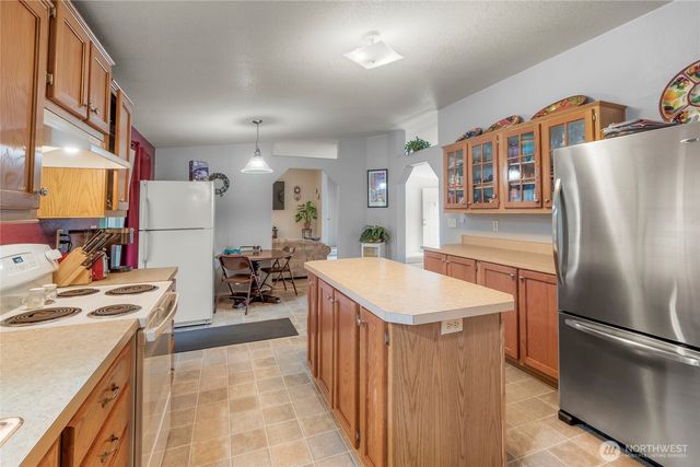 22221 S Forest Loop Road, Granite Falls, WA 98252
