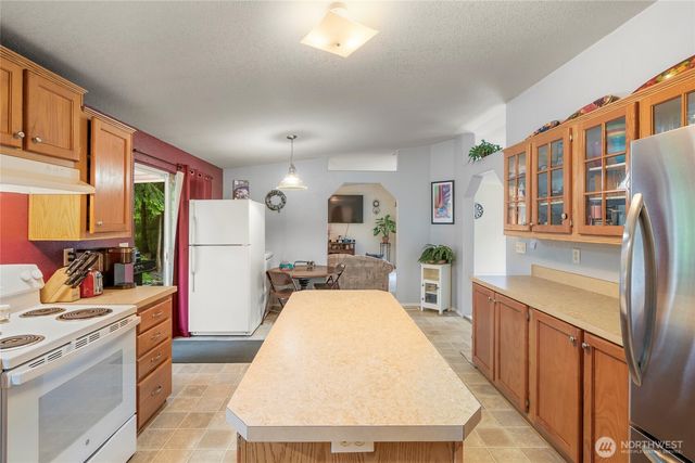 22221 S Forest Loop Road, Granite Falls, WA 98252