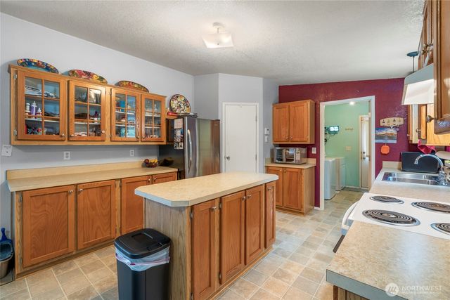 22221 S Forest Loop Road, Granite Falls, WA 98252