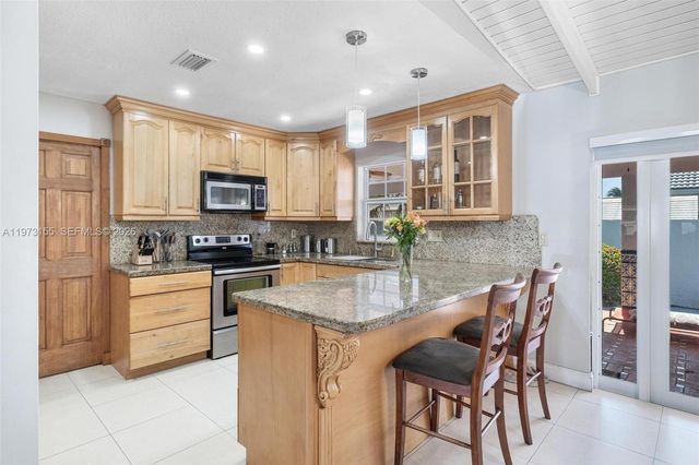 13710 SW 18th Ter, Miami, FL 33175