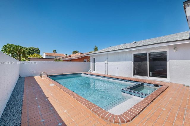 13710 SW 18th Ter, Miami, FL 33175