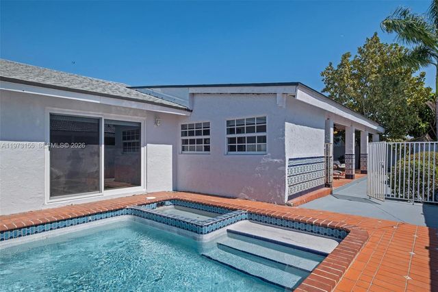 13710 SW 18th Ter, Miami, FL 33175