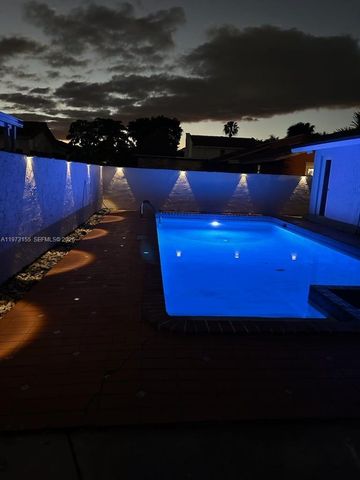 13710 SW 18th Ter, Miami, FL 33175