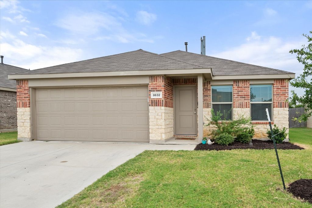 8632 Thicket Ridge Street, Fort Worth, TX 76123