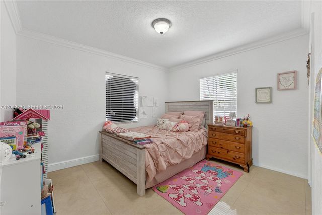 9000 SW 40th Ter, Miami, FL 33165