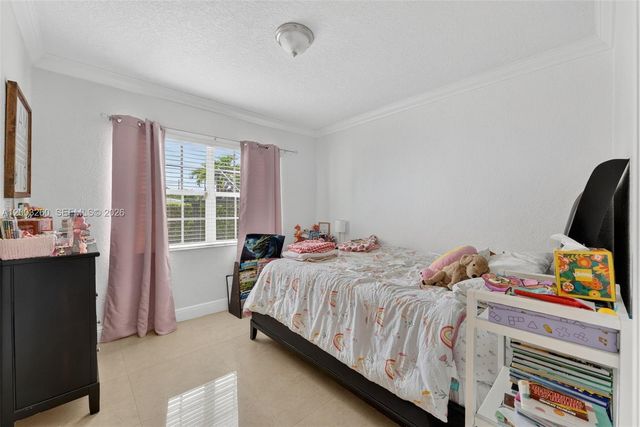 9000 SW 40th Ter, Miami, FL 33165