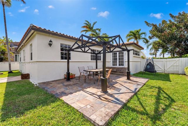 9000 SW 40th Ter, Miami, FL 33165