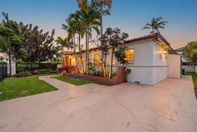 9000 SW 40th Ter, Miami, FL 33165