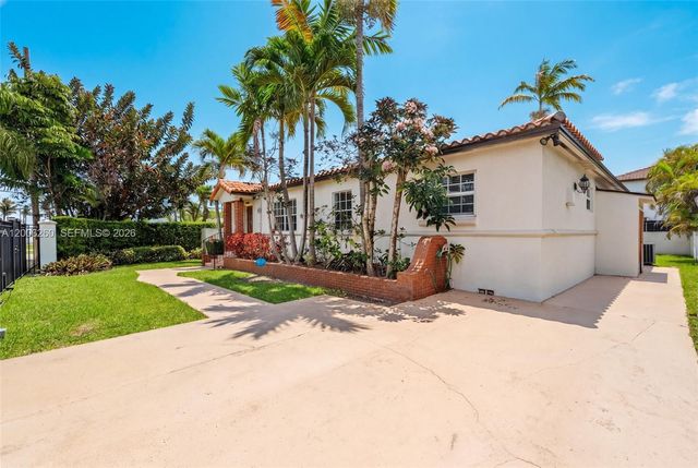 9000 SW 40th Ter, Miami, FL 33165