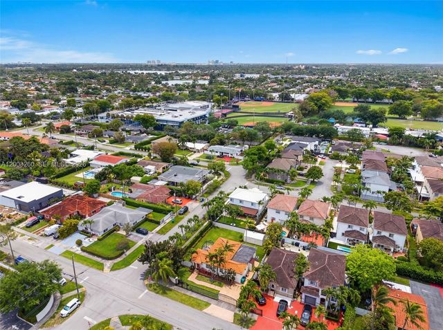 9000 SW 40th Ter, Miami, FL 33165