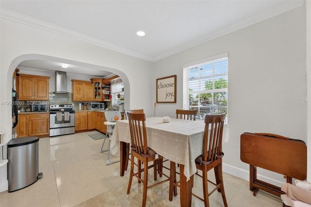 9000 SW 40th Ter, Miami, FL 33165