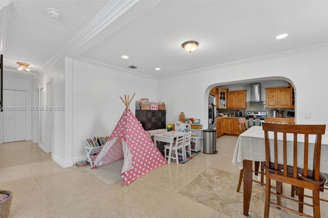 9000 SW 40th Ter, Miami, FL 33165