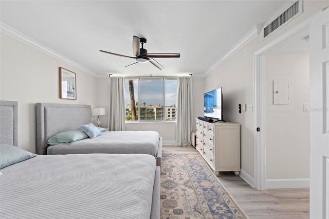 5153 ISLA KEY BOULEVARD S 408, St Petersburg, FL 33715