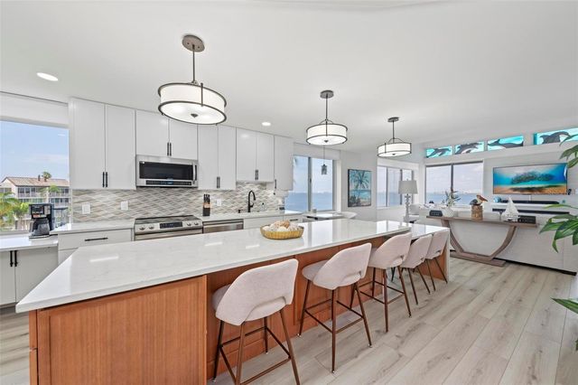 5153 ISLA KEY BOULEVARD S 408, St Petersburg, FL 33715