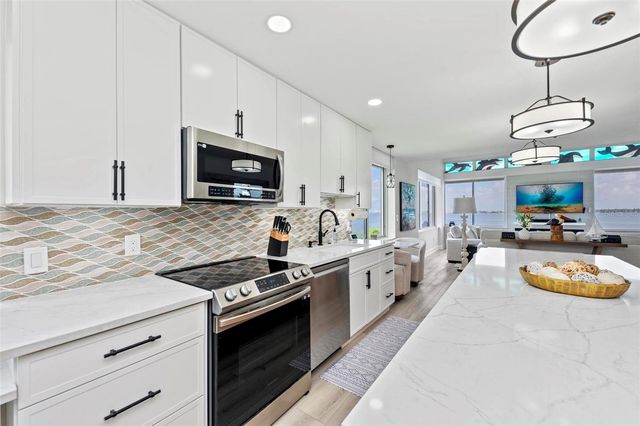 5153 ISLA KEY BOULEVARD S 408, St Petersburg, FL 33715