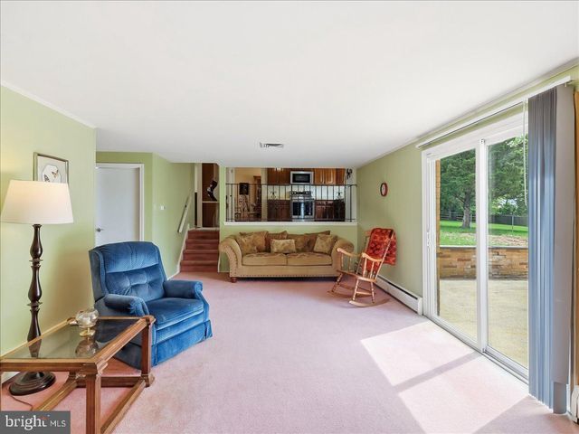 64 GELDER DR, Southampton, PA 18966