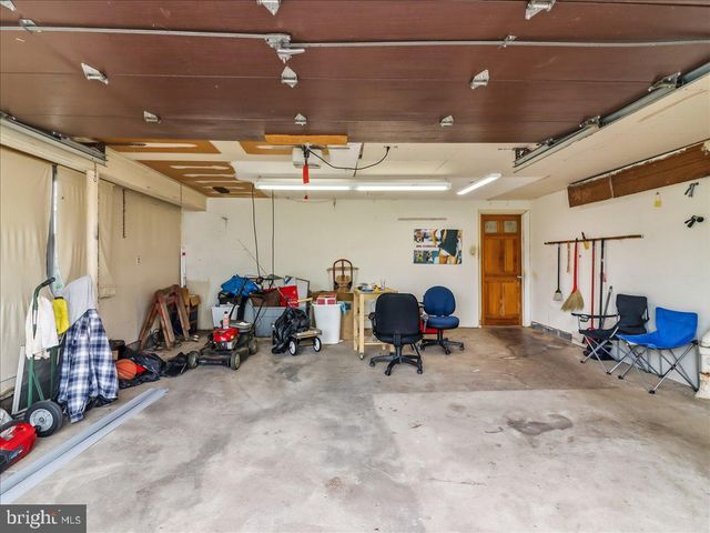 64 GELDER DR, Southampton, PA 18966