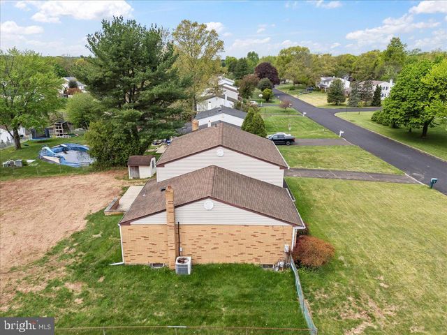64 GELDER DR, Southampton, PA 18966