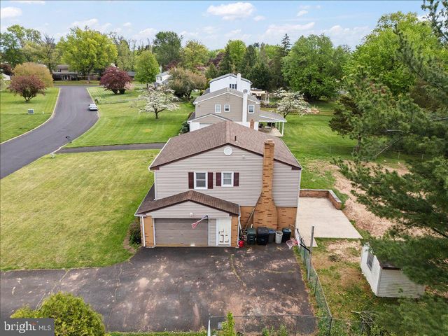 64 GELDER DR, Southampton, PA 18966