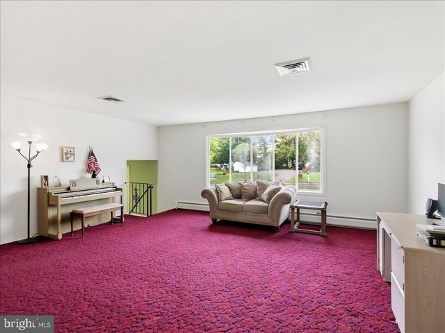 64 GELDER DR, Southampton, PA 18966