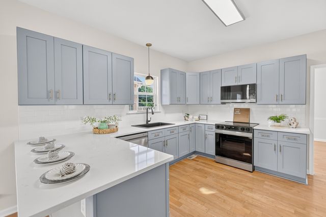 6733 Sugar Hill Dr, Nashville, TN 37211