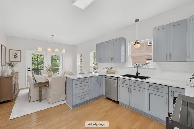 6733 Sugar Hill Dr, Nashville, TN 37211