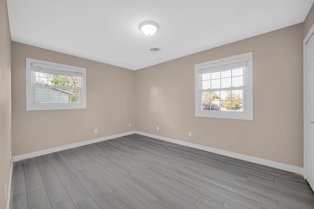 1602 Carriage Drive, Valparaiso, IN 46383