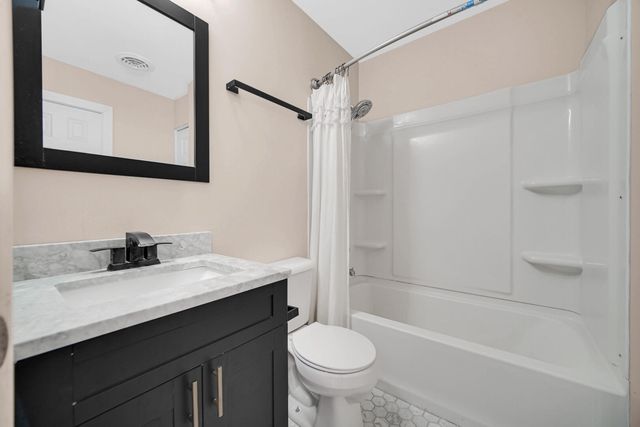 1602 Carriage Drive, Valparaiso, IN 46383