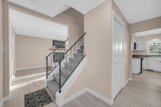 1602 Carriage Drive, Valparaiso, IN 46383