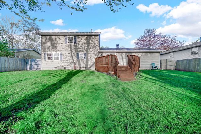 1602 Carriage Drive, Valparaiso, IN 46383