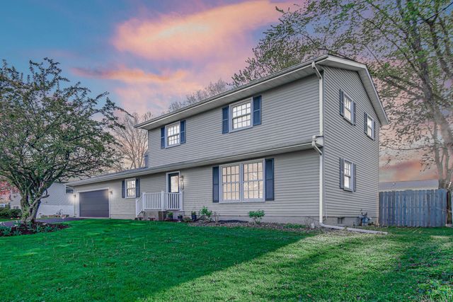 1602 Carriage Drive, Valparaiso, IN 46383