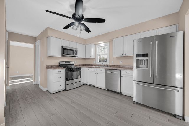 1602 Carriage Drive, Valparaiso, IN 46383