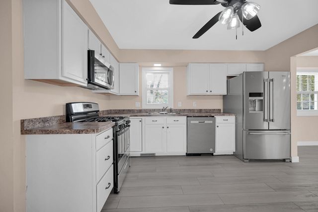 1602 Carriage Drive, Valparaiso, IN 46383