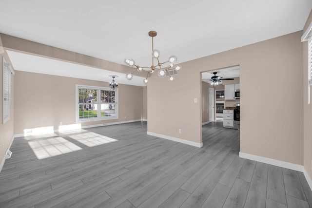 1602 Carriage Drive, Valparaiso, IN 46383