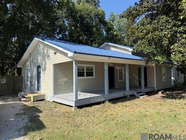 202 Leslie St, Denham Springs, LA 70726
