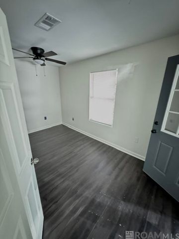 202 Leslie St, Denham Springs, LA 70726