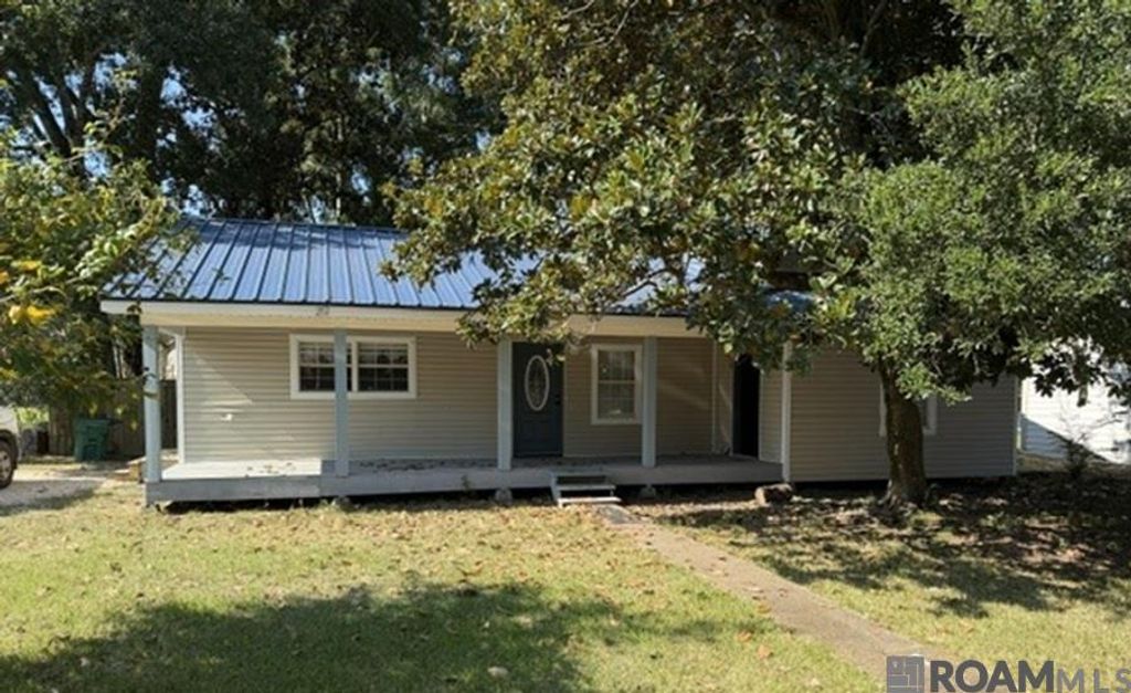 202 Leslie St, Denham Springs, LA 70726