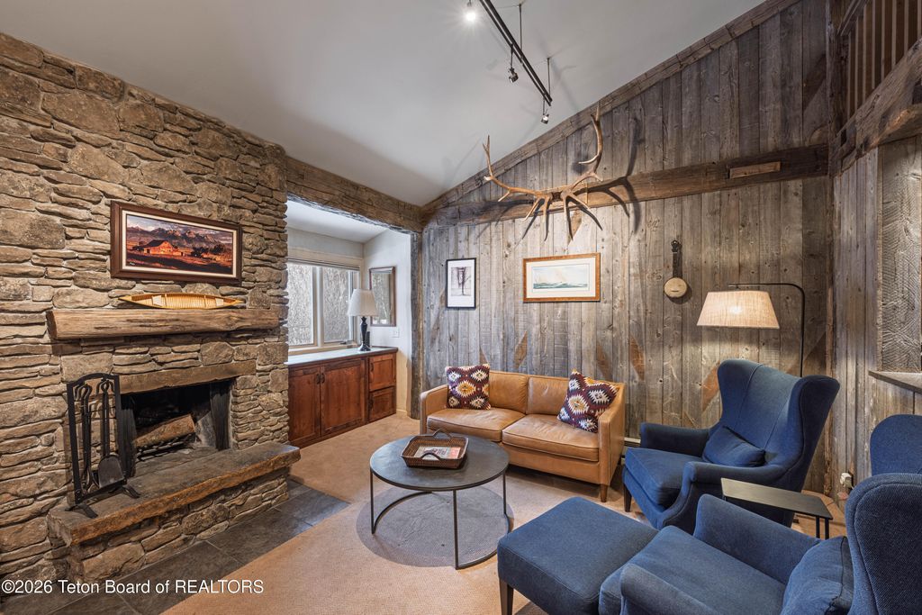 3730 N LAKE CREEK Drive 25-2-3, Wilson, WY 83014