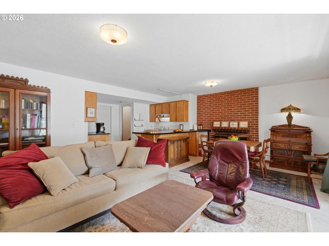 1803 E 6TH St, Vancouver, WA 98661