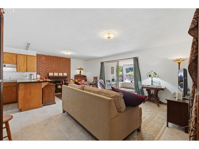 1803 E 6TH St, Vancouver, WA 98661