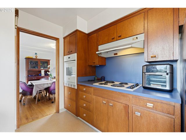 1803 E 6TH St, Vancouver, WA 98661