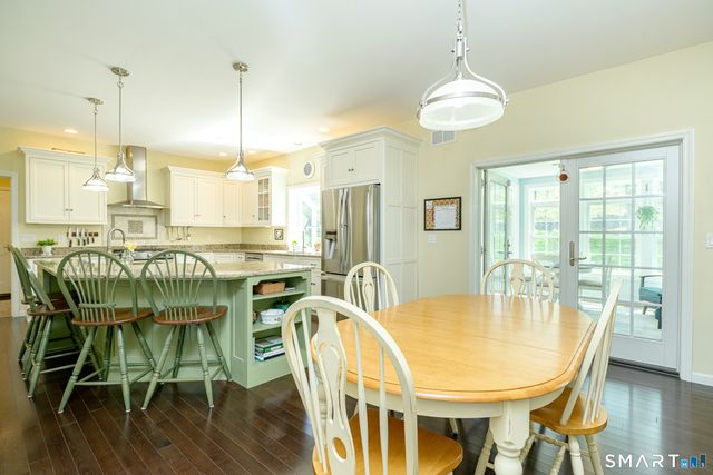 10 Heritage Road, Putnam, CT 06260