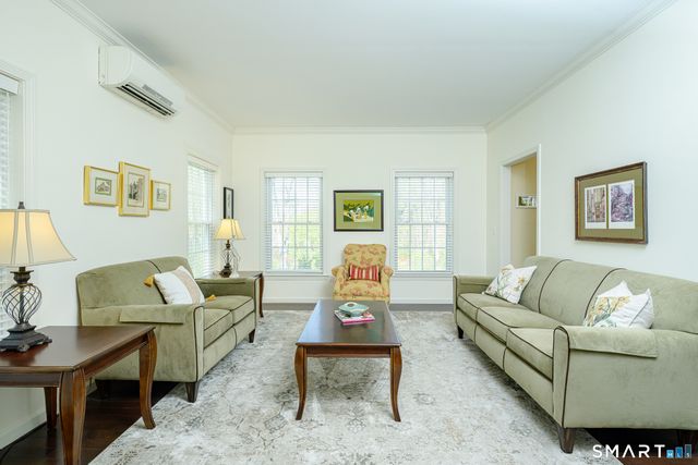 10 Heritage Road, Putnam, CT 06260