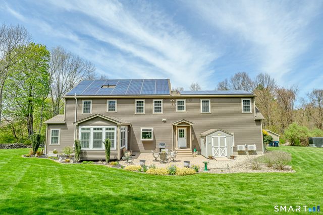 10 Heritage Road, Putnam, CT 06260