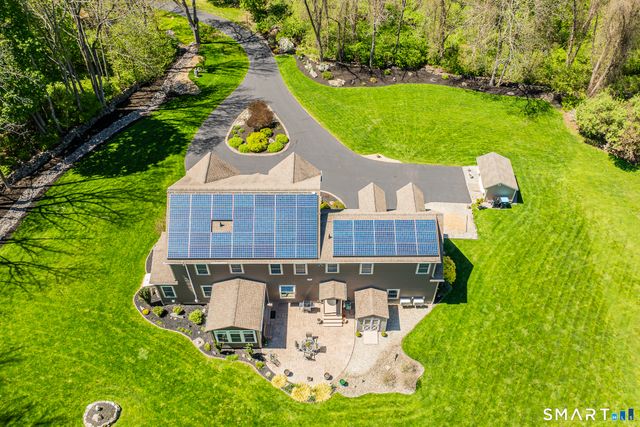 10 Heritage Road, Putnam, CT 06260