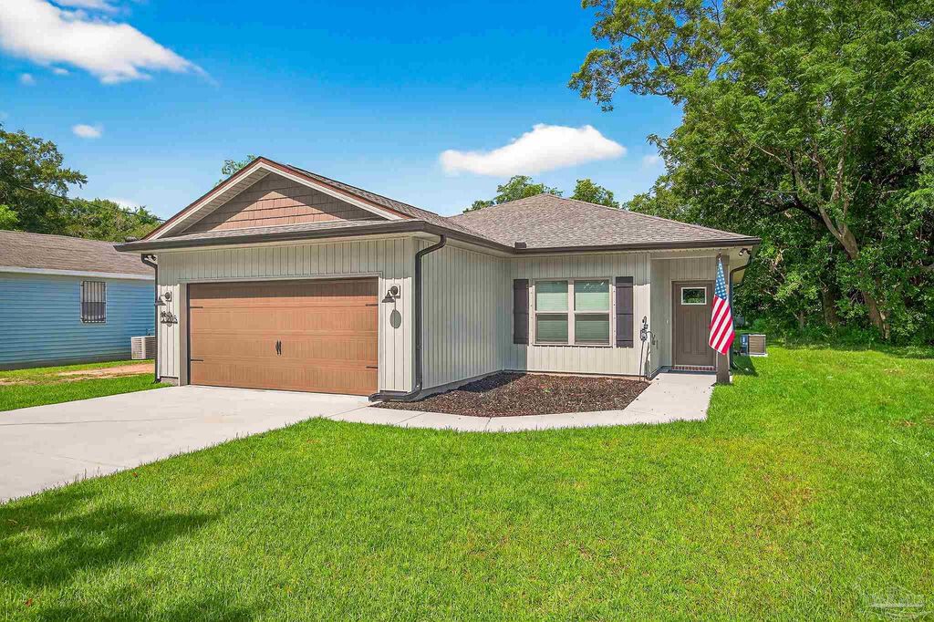 205 Webb St, Cantonment, FL 32533