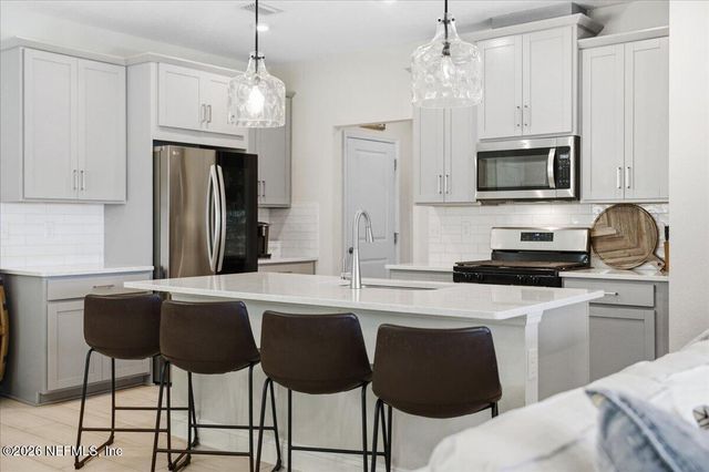 177 MEADOW CREEK Drive, St. Johns, FL 32259