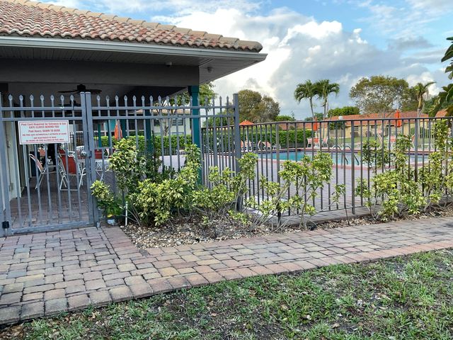 9965 Pineapple Tree Drive 104, Boynton Beach, FL 33436